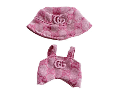 Upgrade your Labubu outfits with this Monogram Hat & Jumpsuit Set! A stylish, high-quality designer look for your doll’s wardrobe. Perfect for collectors!
